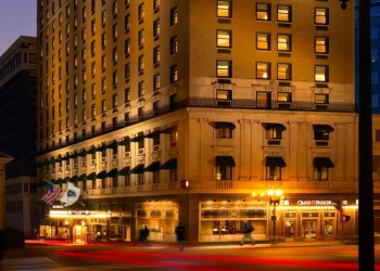 Boston&s, watts; s Classic Omni Parker House Hotel
Undertakes Significant Restoration