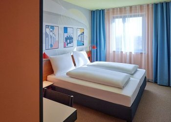 McDreams reveals how three persons manage a 131-room lodge and how they operate it.
an appropriate “tech bundle”