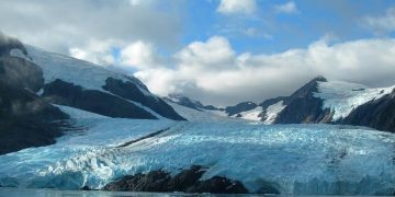 Delta: Miami – Anchorage, Alaska (and vice versa). $319
(Basic Economy) / $379 (Regular Economy). Roundtrip, including all
Taxes