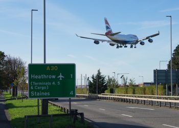 Heathrow Airport orders probe into shutdown as travellers
endure days of disruption