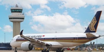 Singapore Airlines departs regular from Gatwick.