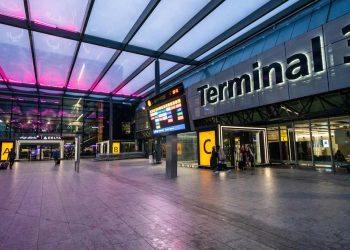 Heathrow defends contingency planning after shutdown
criticism