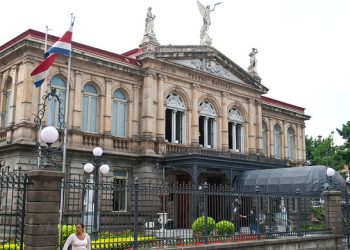 American: Phoenix – San Jose, Costa Rica. $362 (Basic
Economy) / $418 (Regular Economy). Roundtrip, including all
Taxes