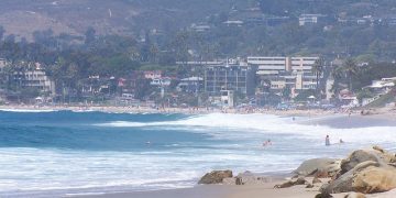 United: Newark – Santa Ana (Orange County), California (and
vice versa). $257 (Basic Economy) / $357 (Regular Economy).
Roundtrip, including all Taxes