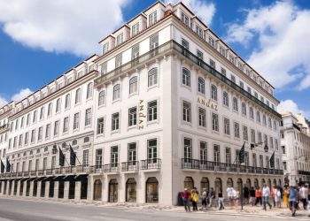 Hyatt plans to expand its existence investment in EMEA by 30 %
over the next three centuries
