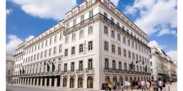 Hyatt plans to expand its existence investment in EMEA by 30 %
over the next three centuries