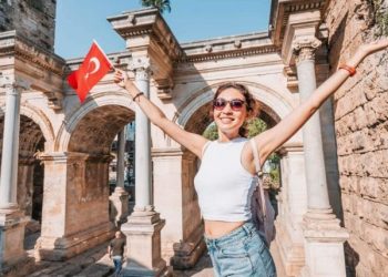 TURKEY REPORTED RECORD TOURISM REVENUE IN 2025